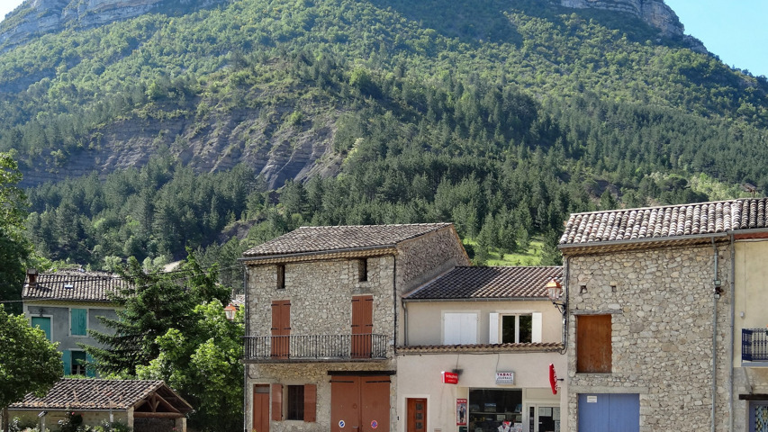 Rémuzat Village