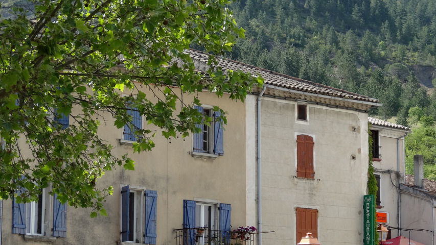 Rémuzat Village