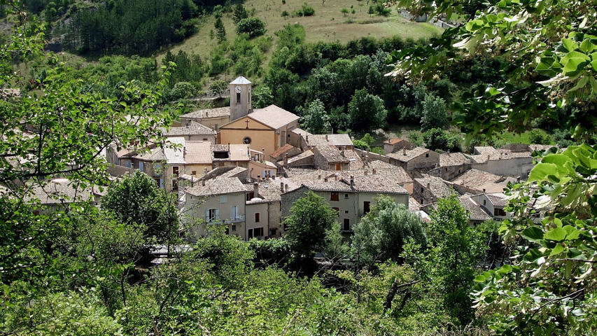 Rémuzat Village