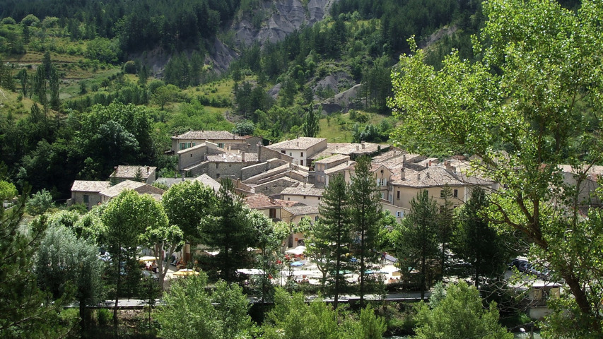 Rémuzat Village