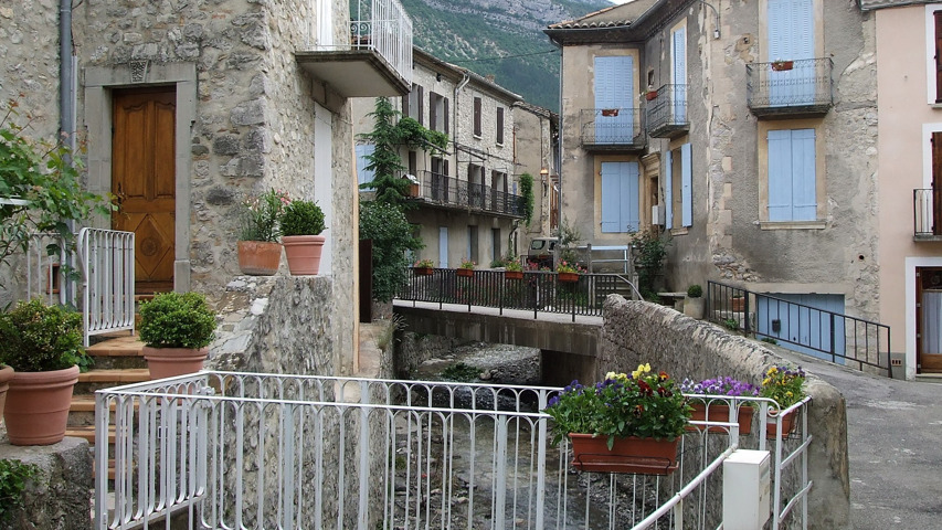 Rémuzat Village
