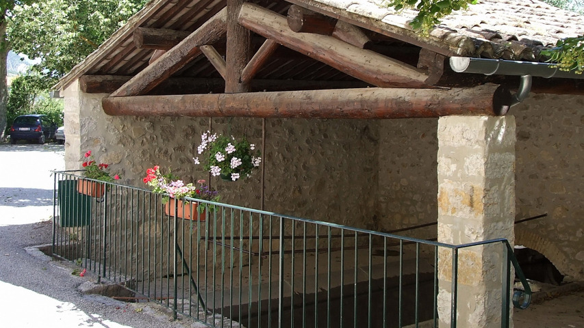 Rémuzat Village